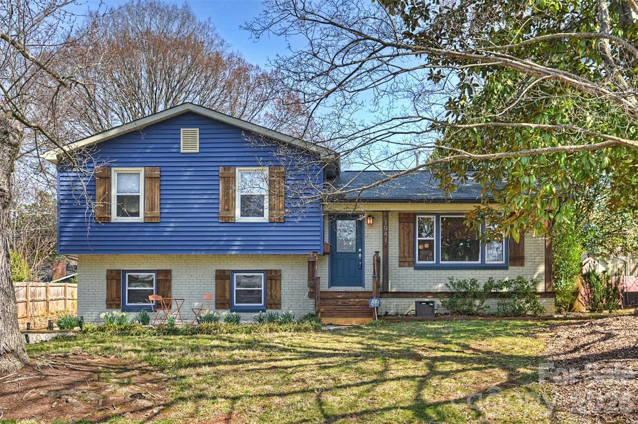 1941 Bentley Place - Photo 1