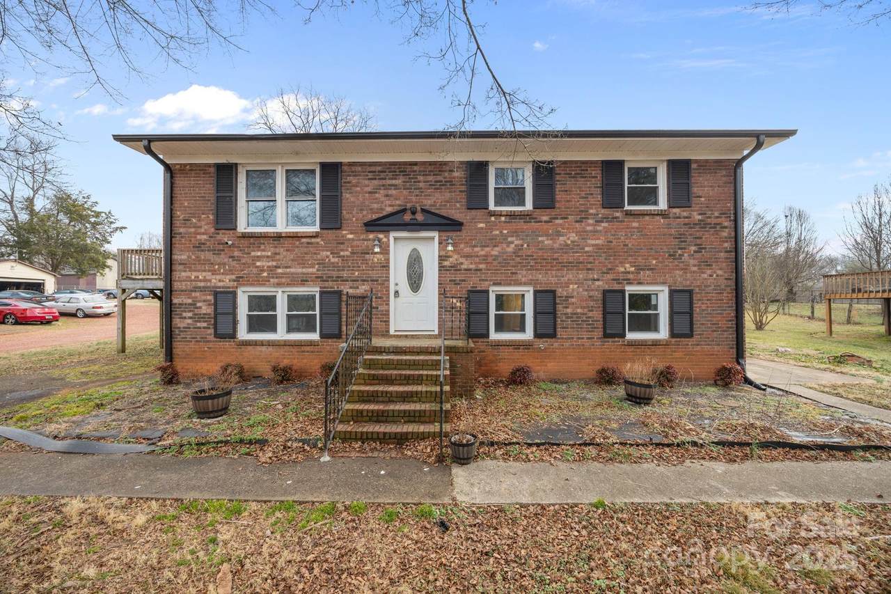 222 Saint Jill Circle - Photo 1