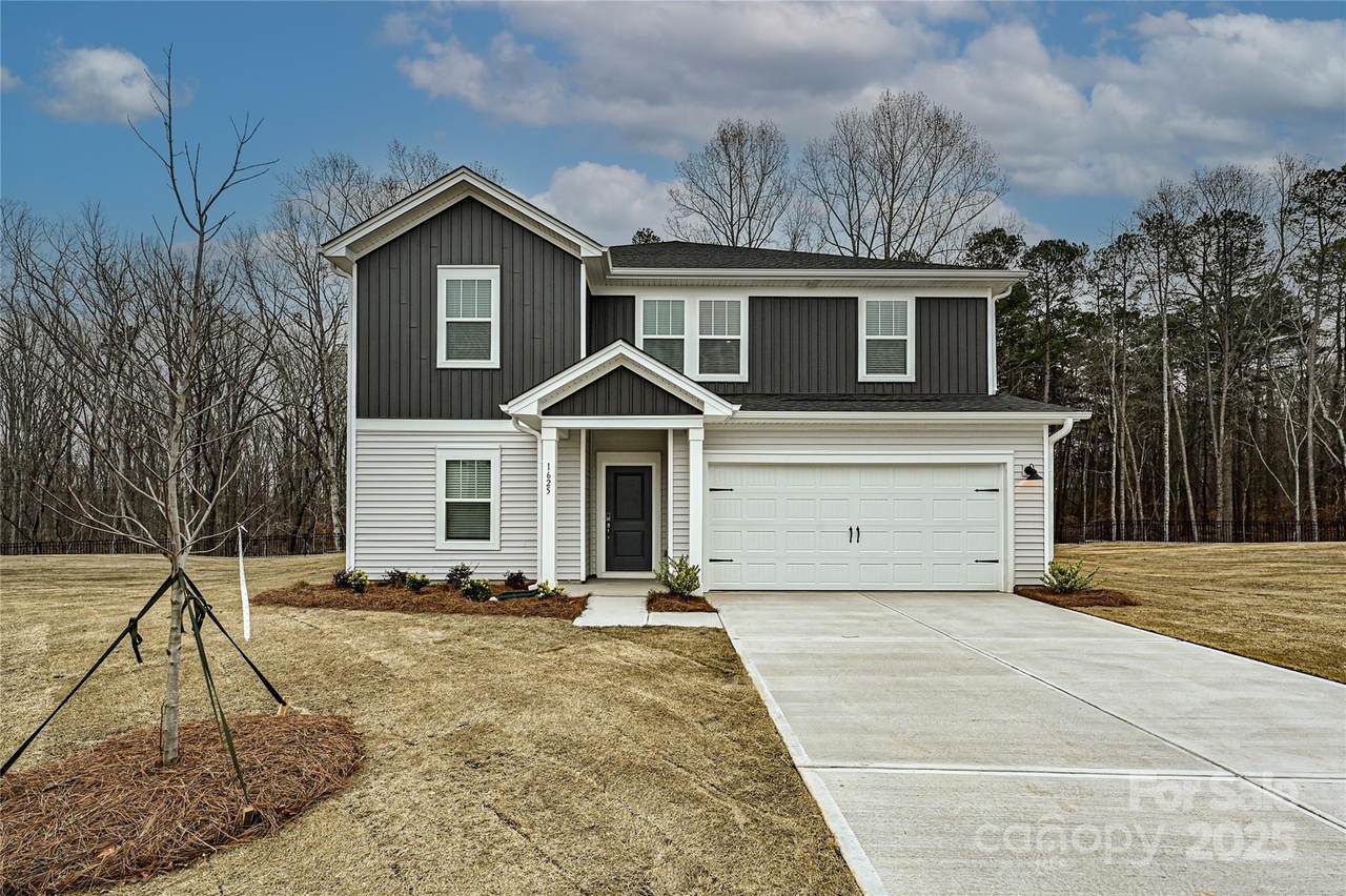 2101 Sunflower Circle - Photo 1