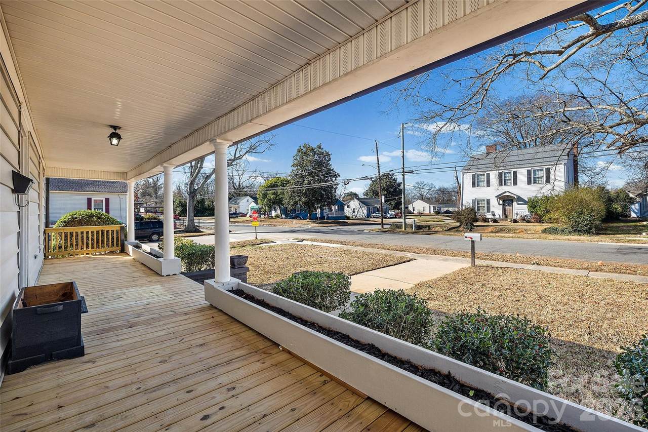 327 Spruce Street - Photo 1