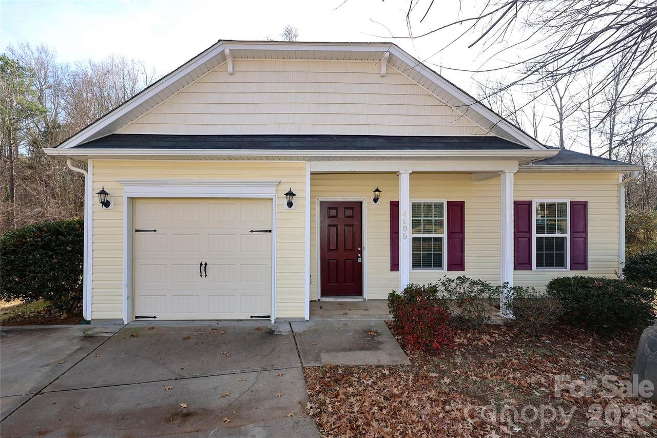 4806 Lynn Lee Circle - Photo 1