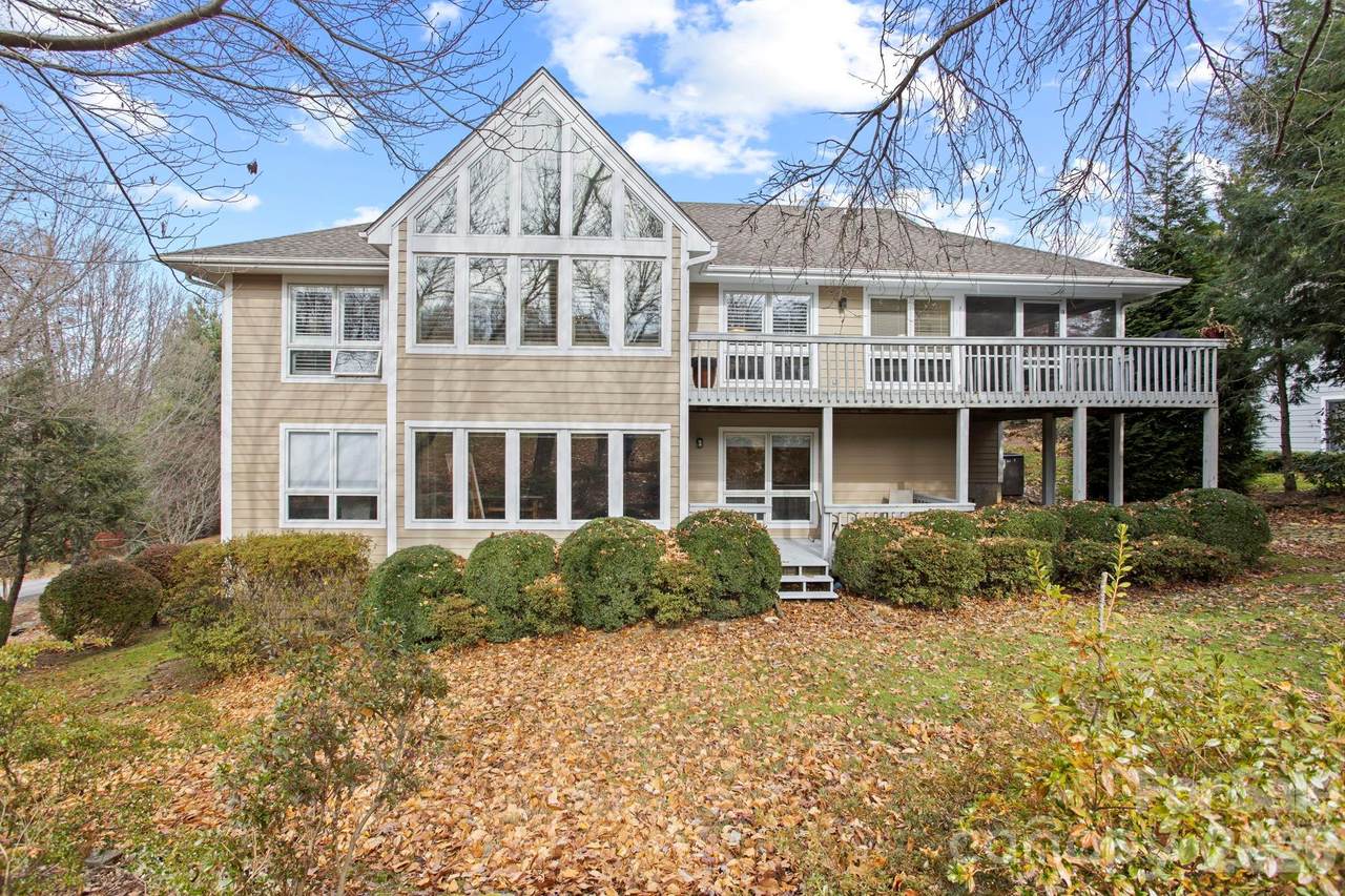 122 Broadmoor Drive - Photo 1