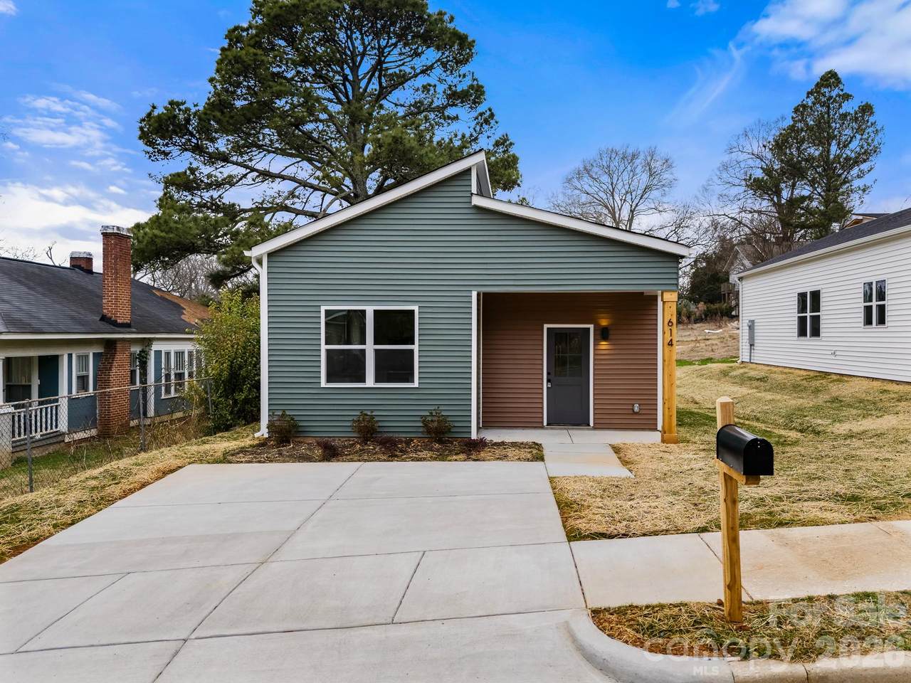 614 4th Street - Photo 1