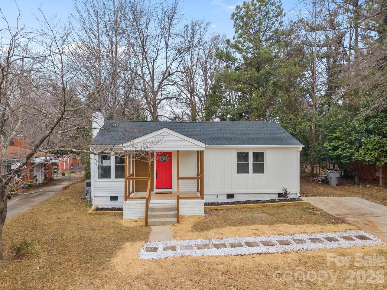 1004 Druid Circle - Photo 1