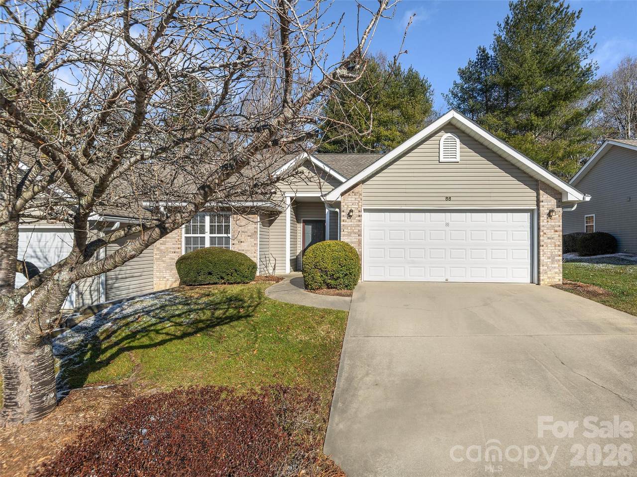 88 Wiltshire Circle - Photo 1