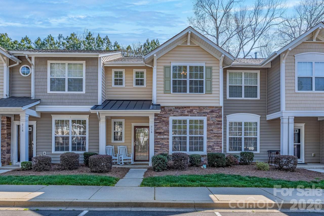 916 Coffee Tree Lane - Photo 1