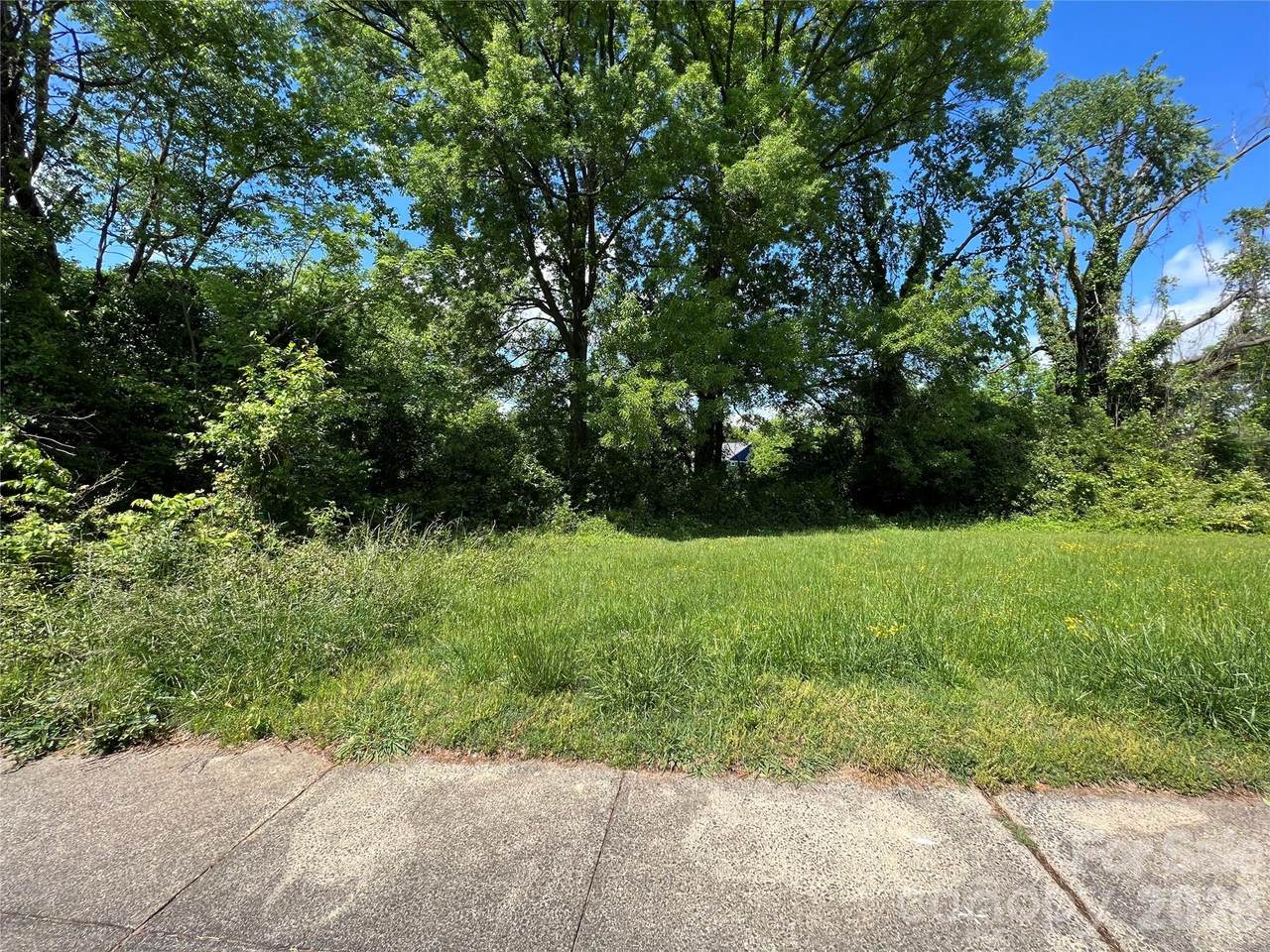 815 Charles Avenue - Photo 1