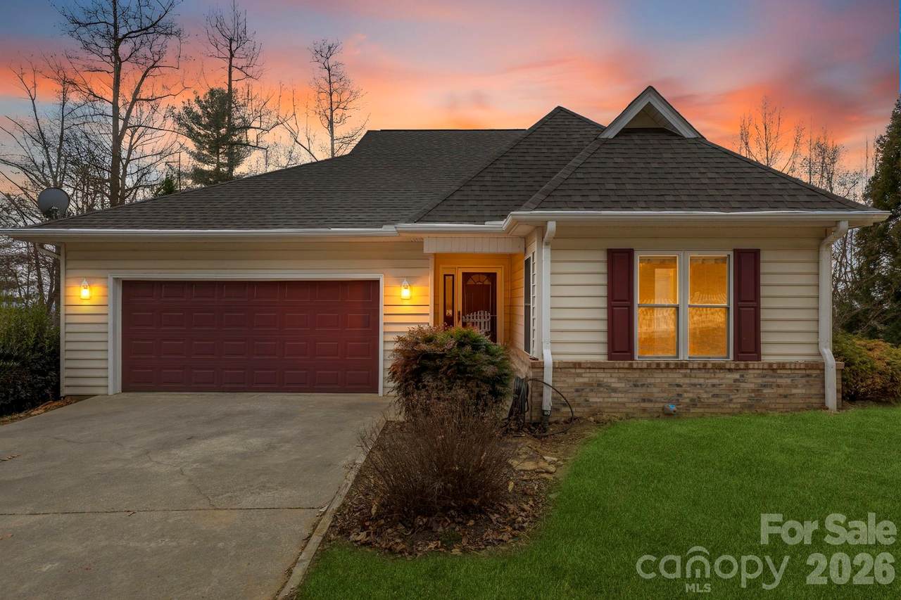 242 Carriage Summitt Way - Photo 1