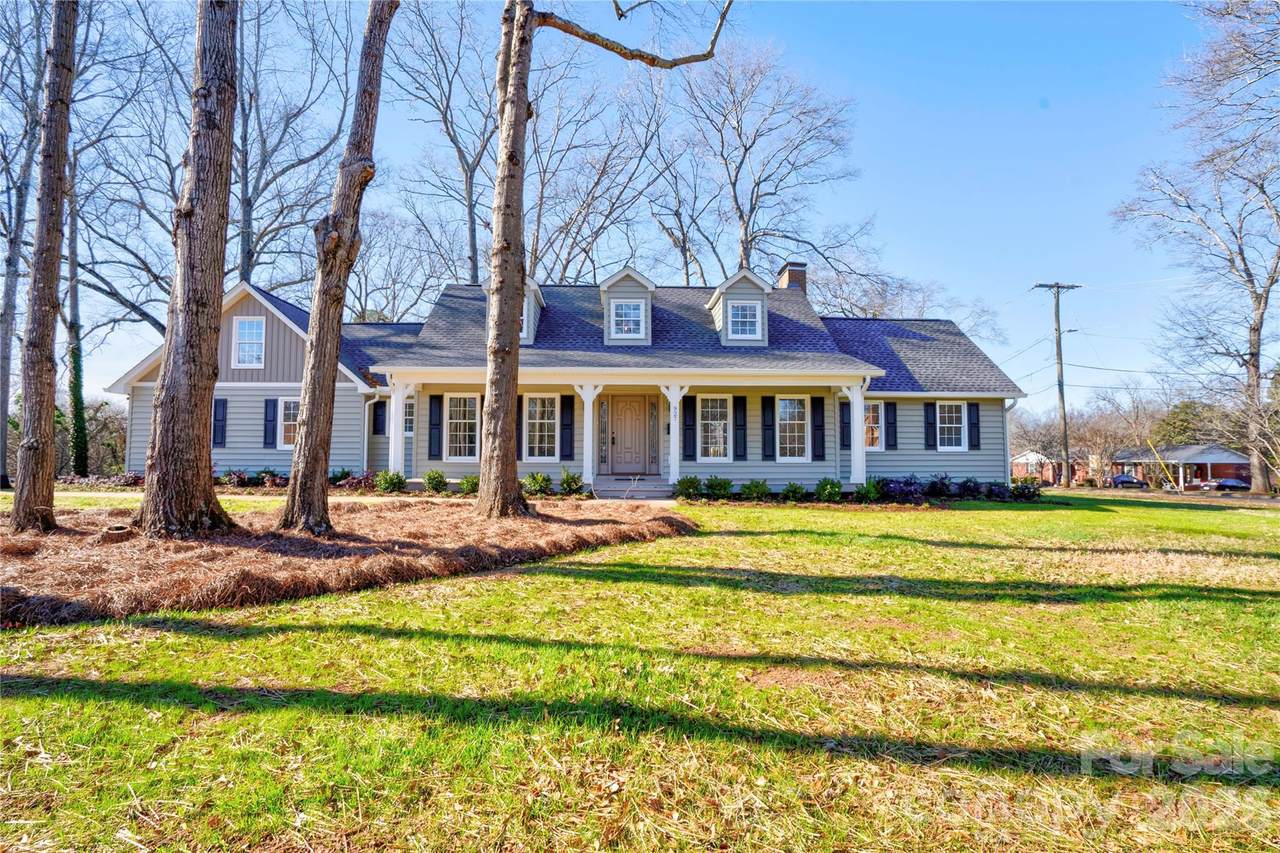 927 Elizabeth Road - Photo 1