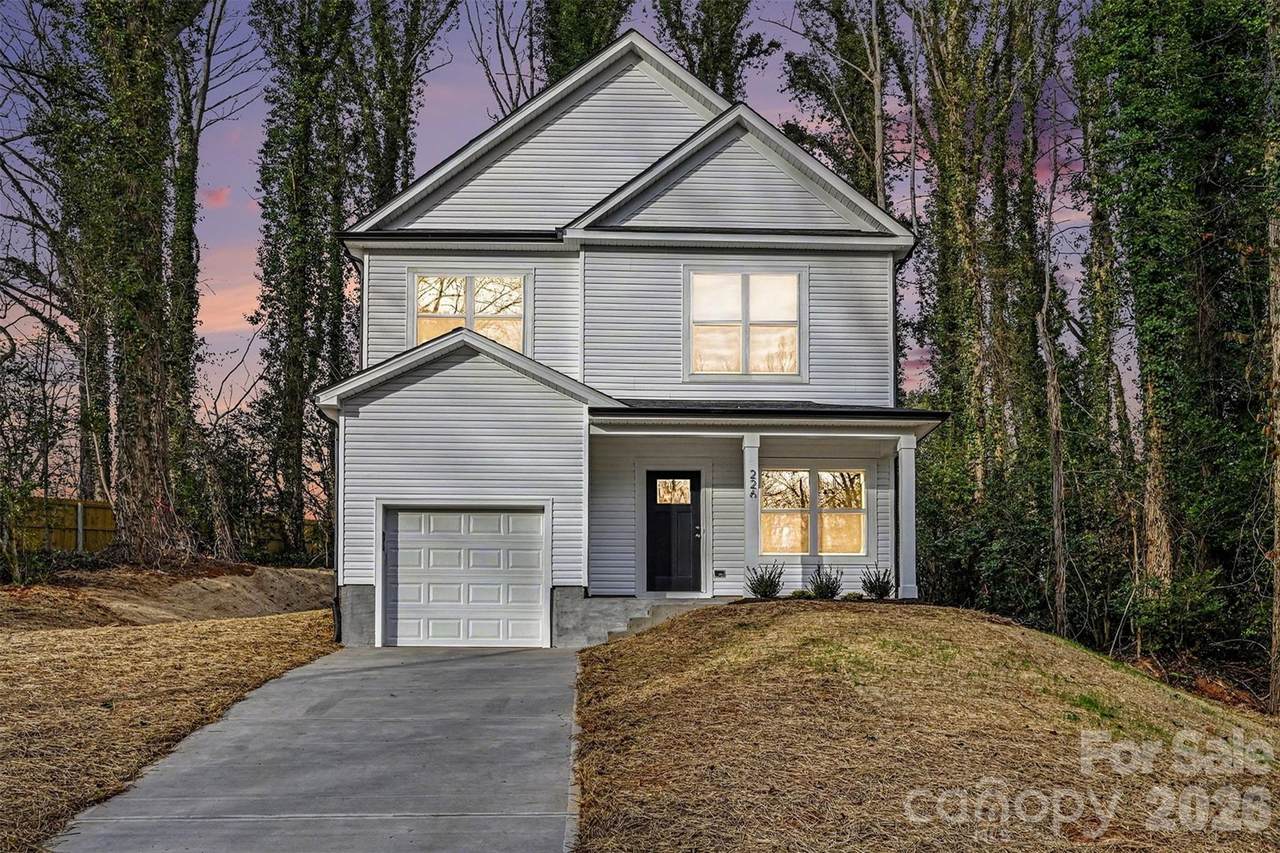 226 Oak Circle - Photo 1
