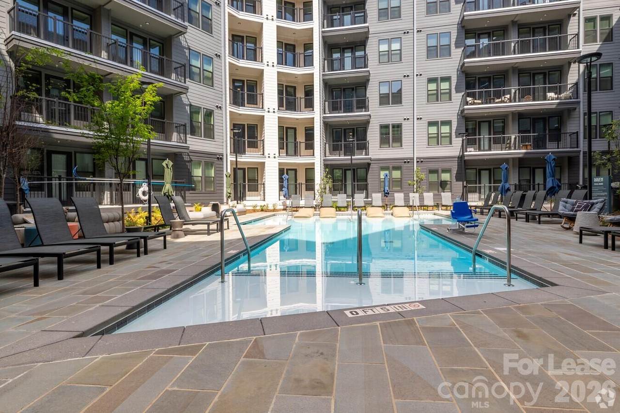 536 Tremont Avenue - Photo 1