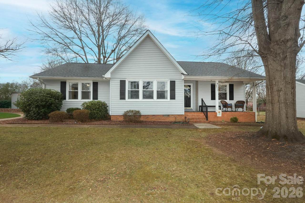 210 King George Lane - Photo 1