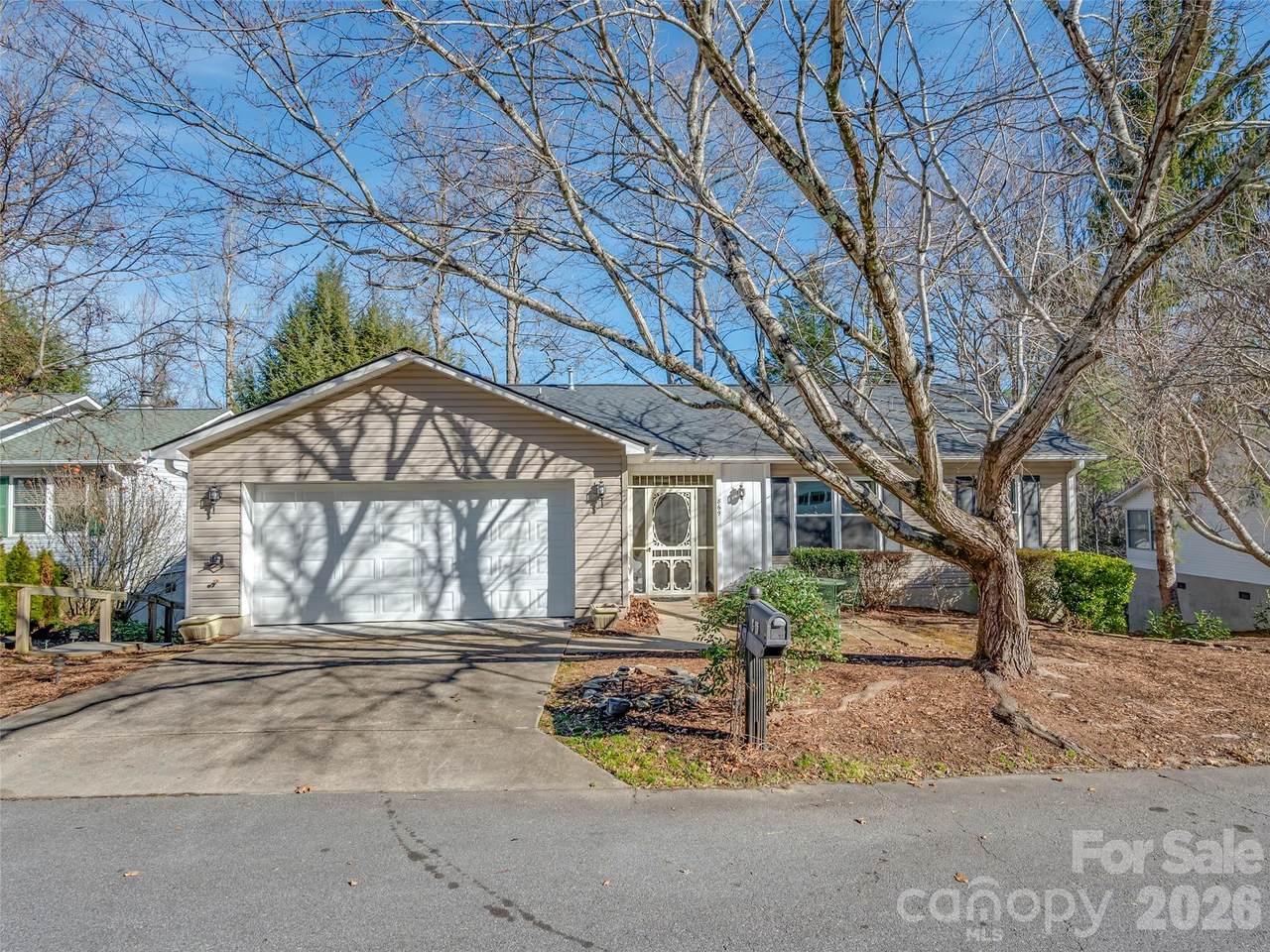 869 Sandburg Terrace - Photo 1