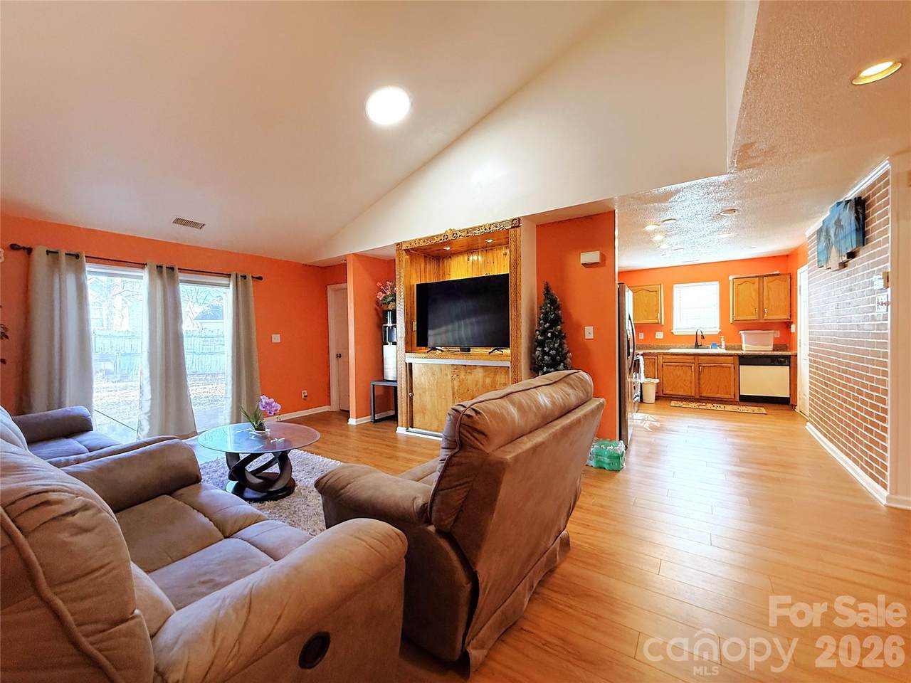 https://bt-photos.global.ssl.fastly.net/cmls/1280_boomver_2_4337345-1.jpg