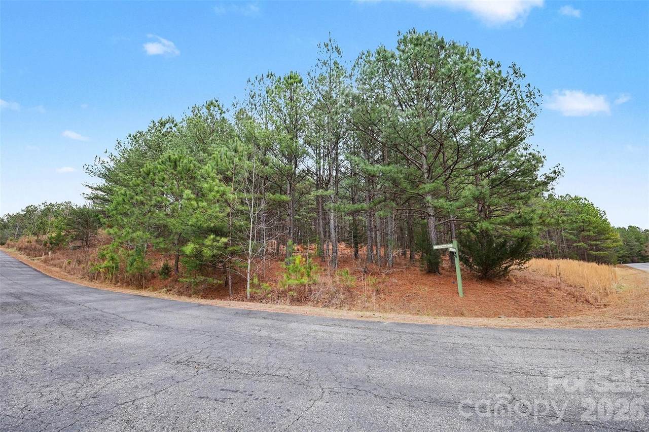 140 Riverview Drive - Photo 1