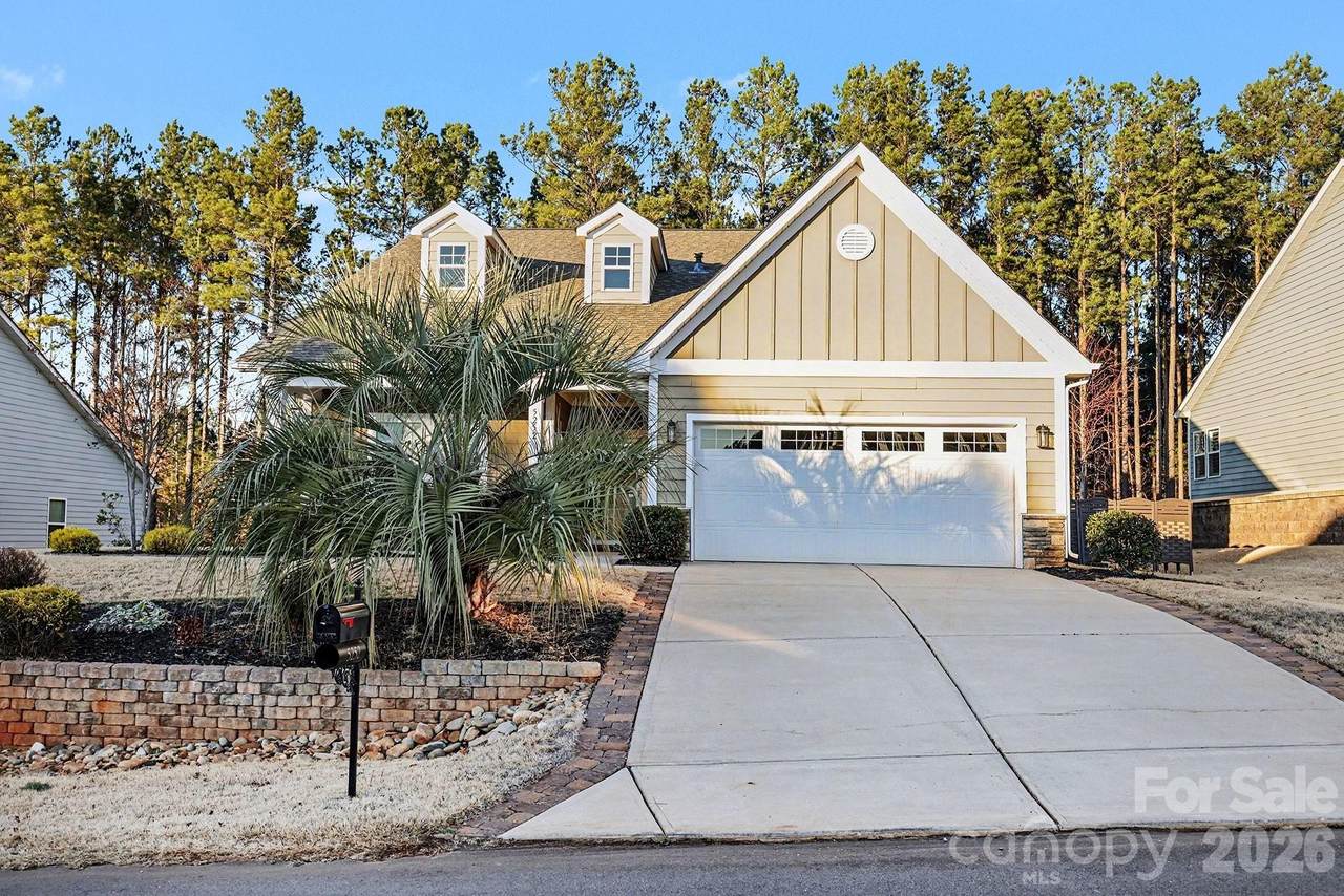 5252 Admirals Landing - Photo 1