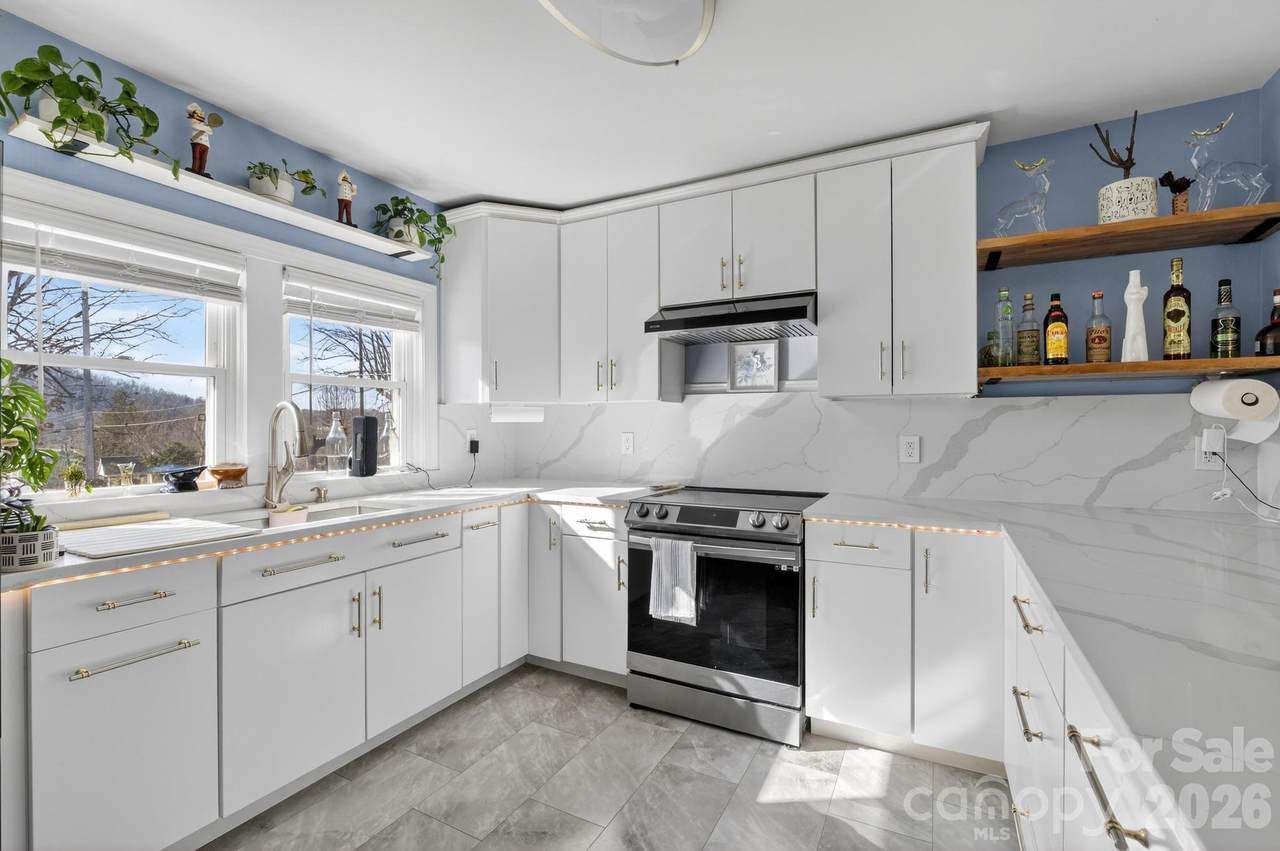 105 Countryside Drive - Photo 1