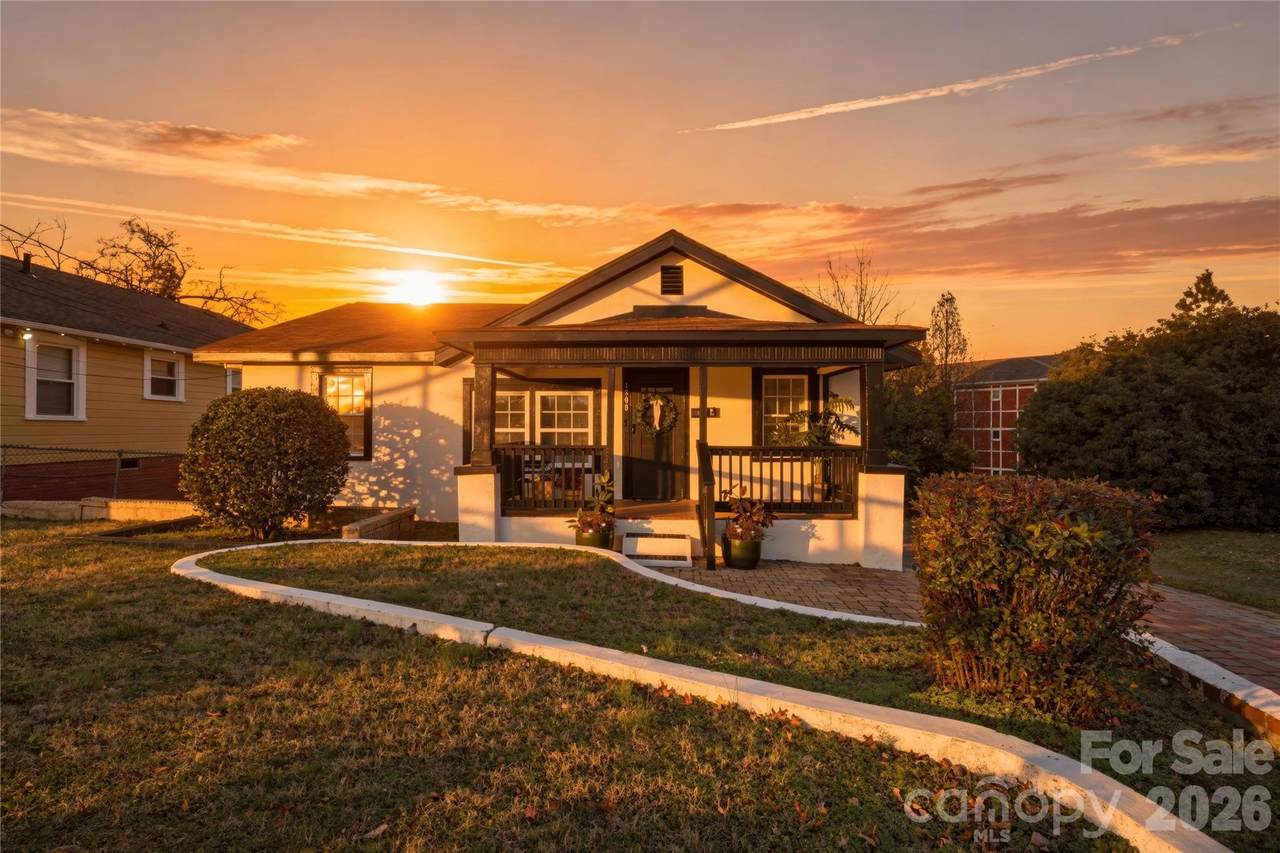 1309 Dearborn Avenue - Photo 1