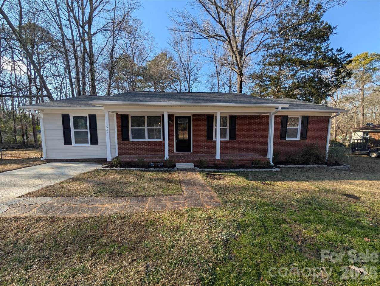 1006 Meadowbrook Drive - Photo 1