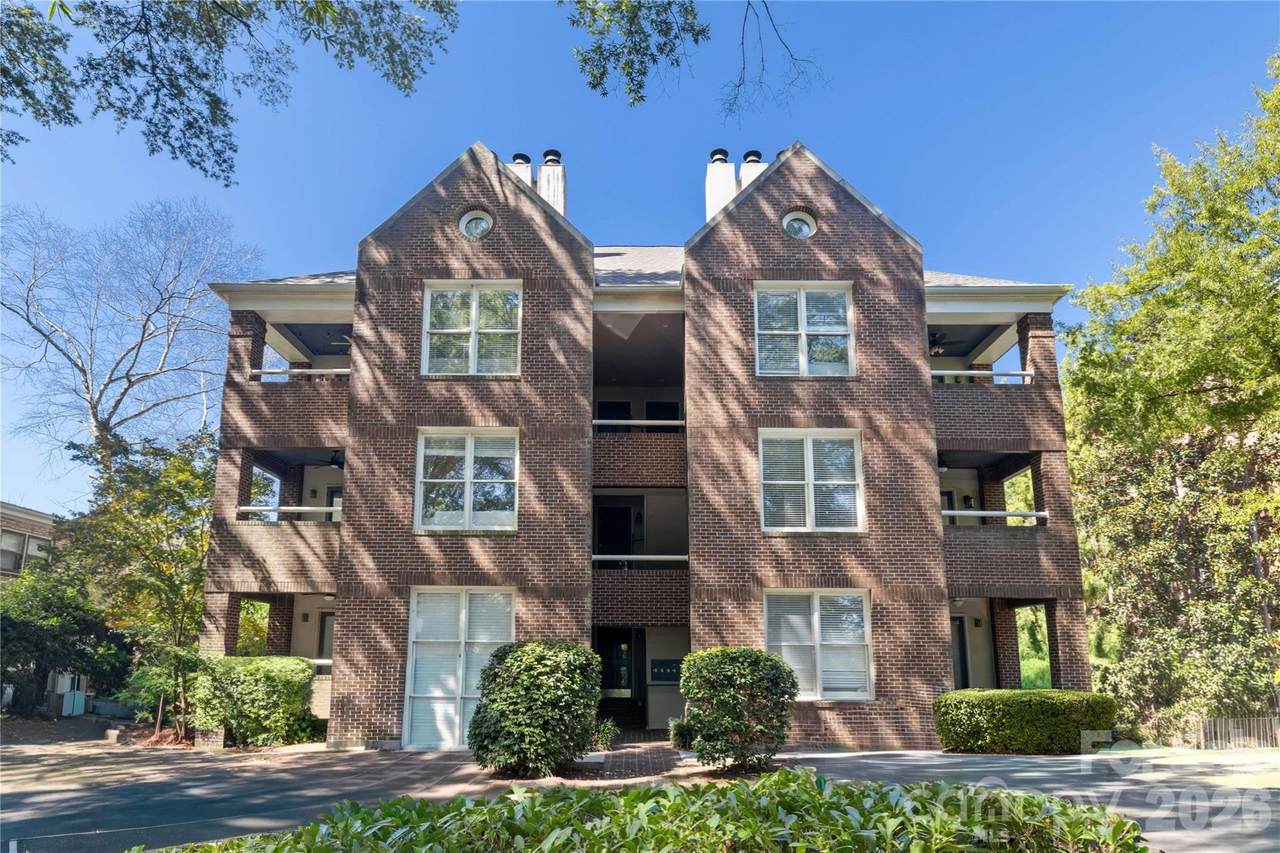 2220 Roswell Avenue - Photo 1