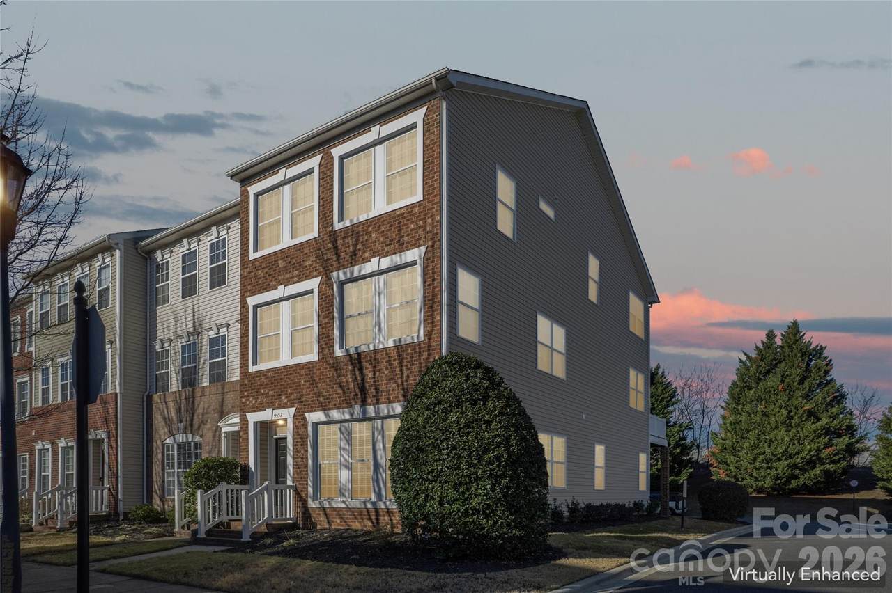 9552 Kings Parade Boulevard - Photo 1