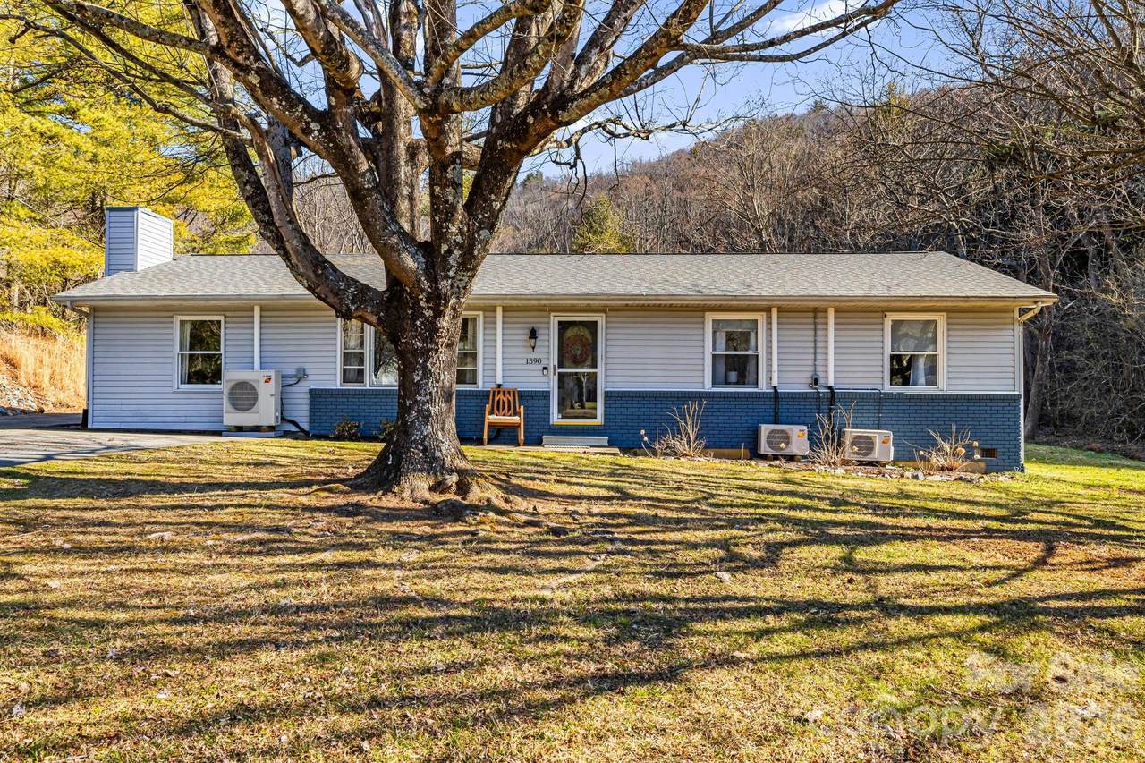 1590 Bruce Road - Photo 1