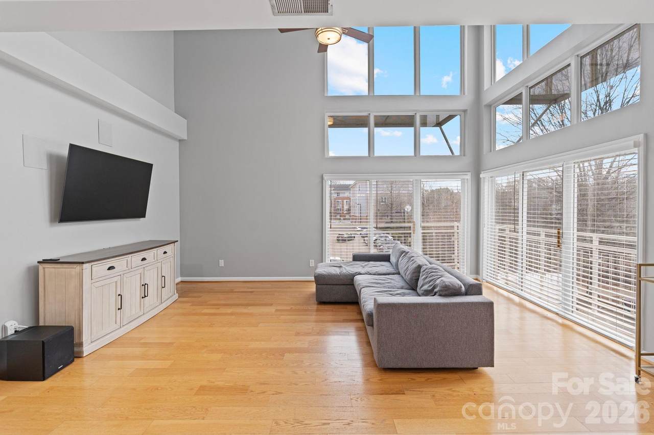 3623 Warp Street - Photo 1