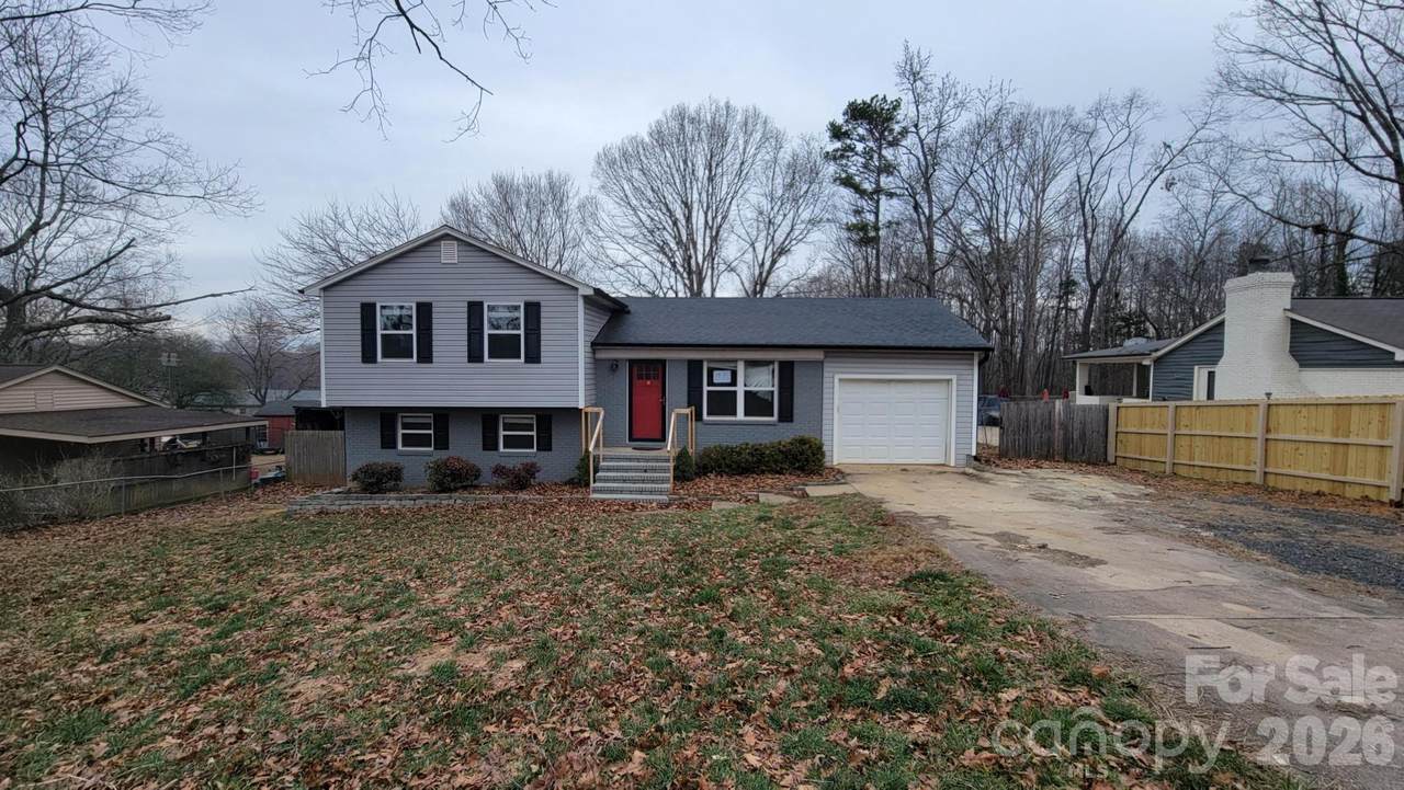 120 Shady Bluff Drive - Photo 1