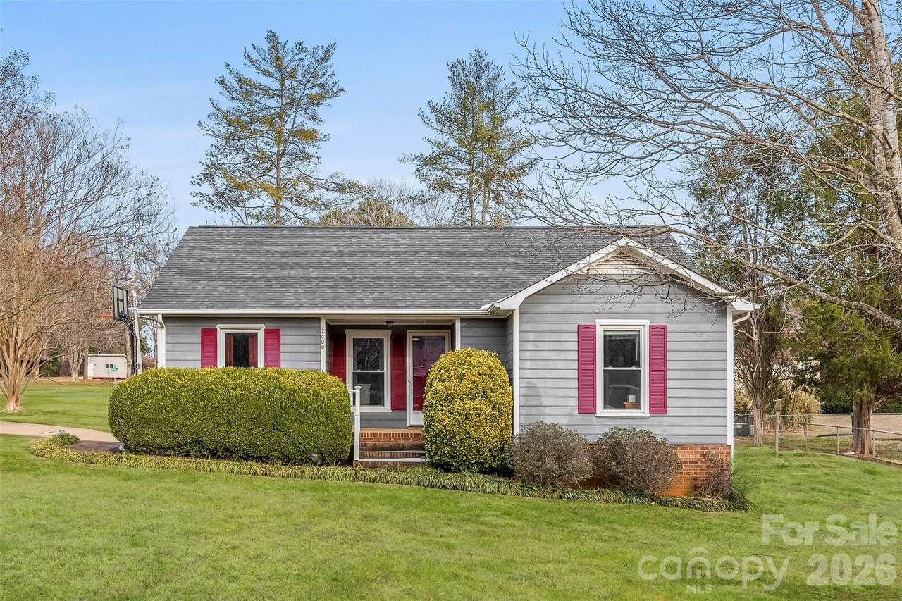 2600 Castlewood Drive - Photo 1