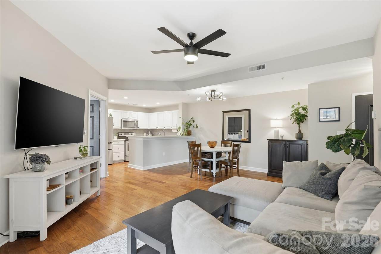 718 Trade Street - Photo 1