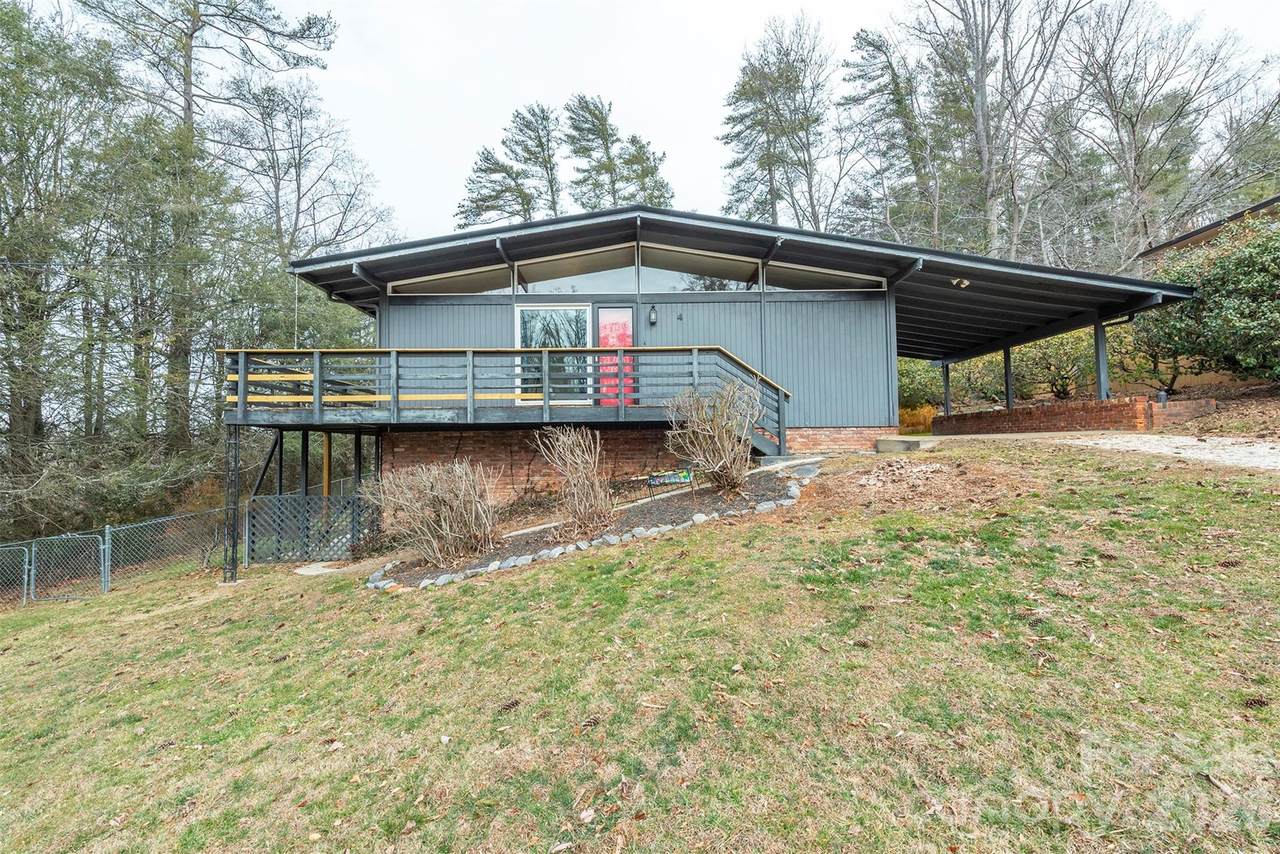 4 Stockwood Road - Photo 1
