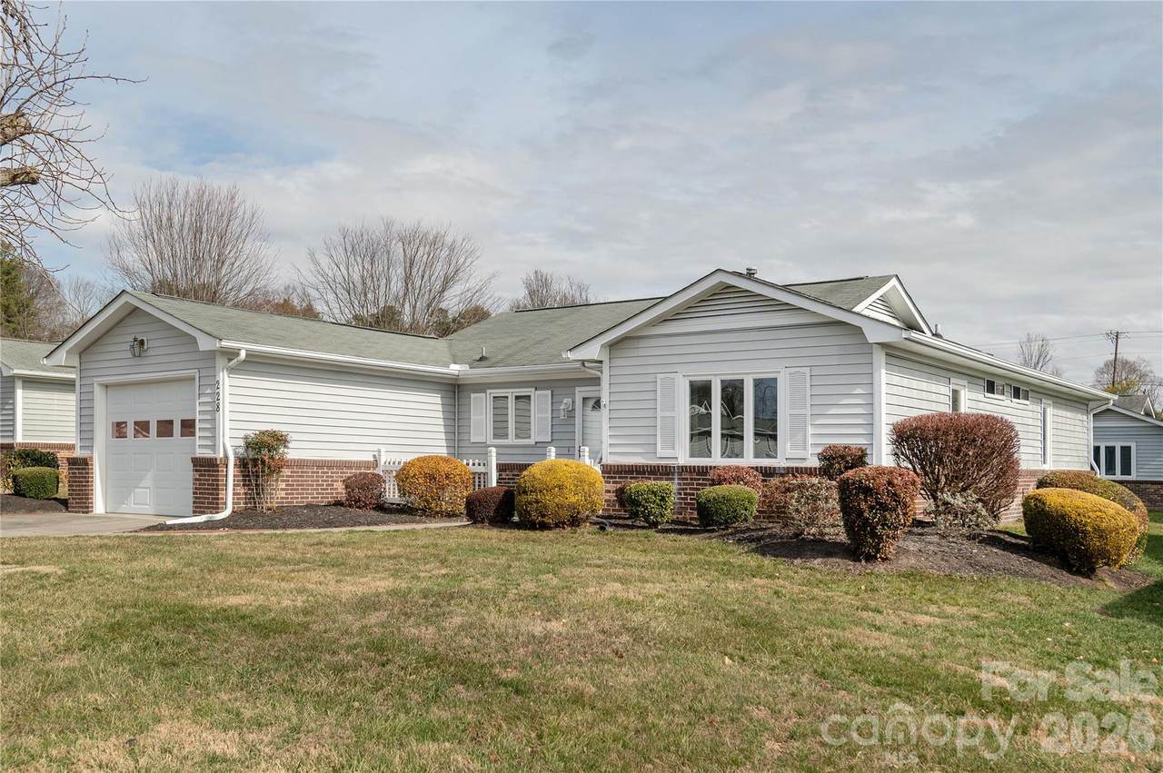 228 Dartcrest Drive - Photo 1