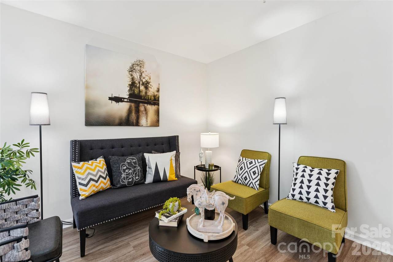 1620 Arlyn Circle - Photo 1