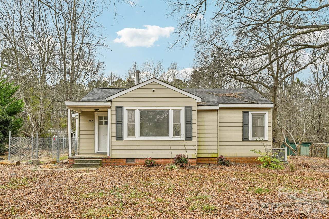 607 Westway Drive - Photo 1