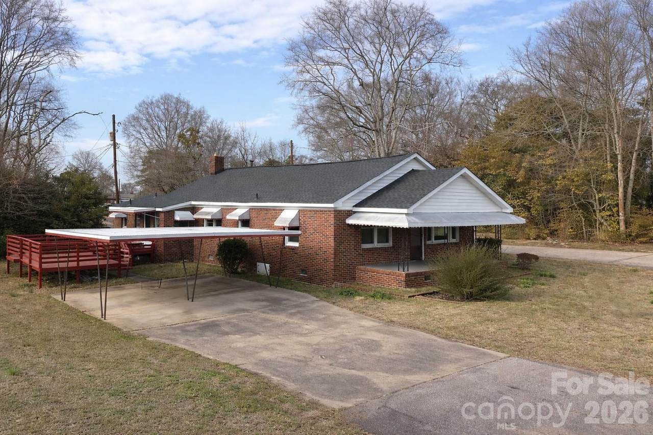 213 Jewel Street - Photo 1