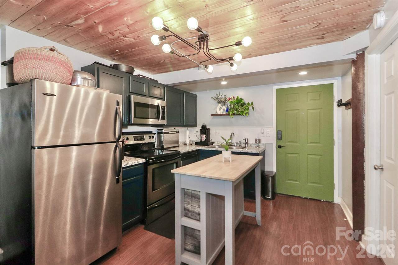 201 Hoskins Road - Photo 1