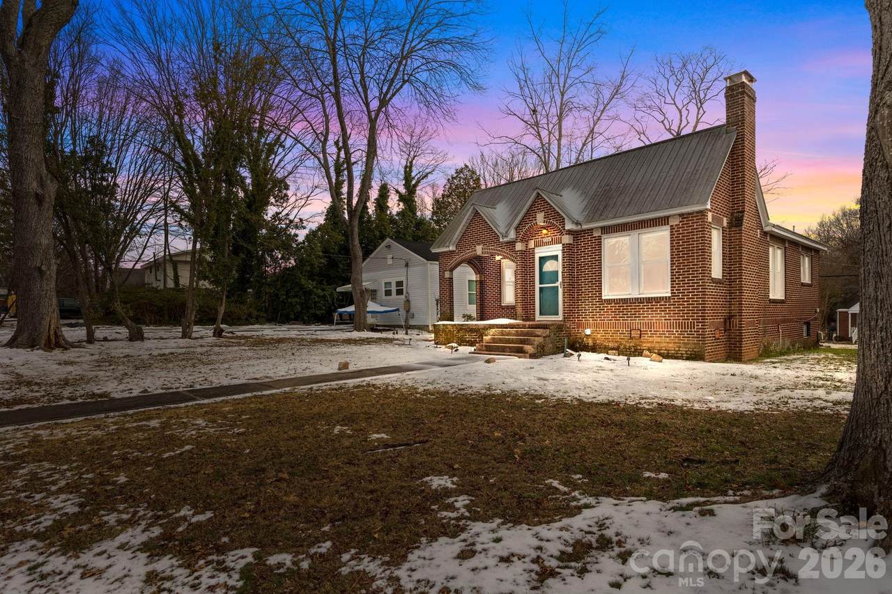 915 Lincolnton Road - Photo 1