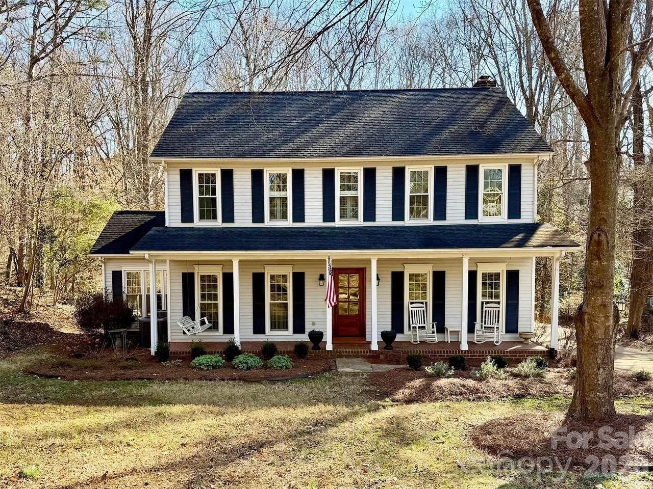 1049 Peachtree Lane - Photo 1