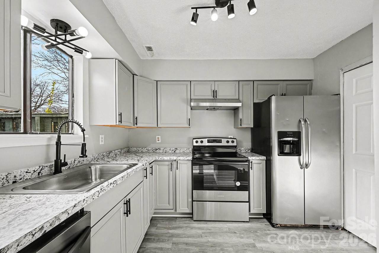 6134 Bent Tree Court - Photo 1