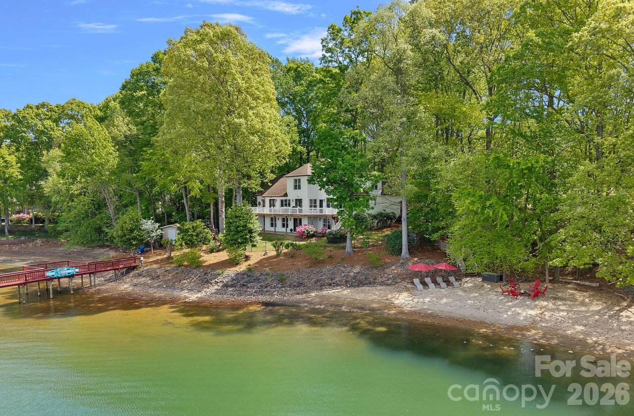 139 Hawks Point Drive - Photo 1