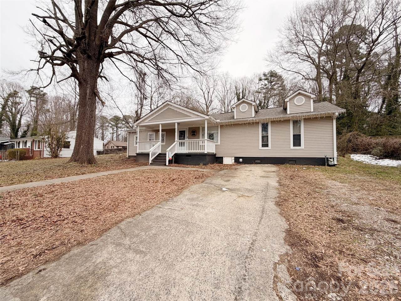 934 Chestnut Street - Photo 1