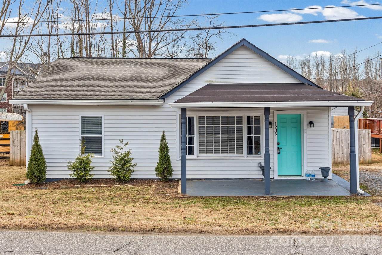 1235 Bradford Heights Road - Photo 1