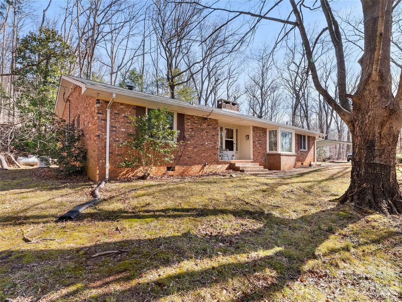 121 Hummingbird Lane - Photo 1