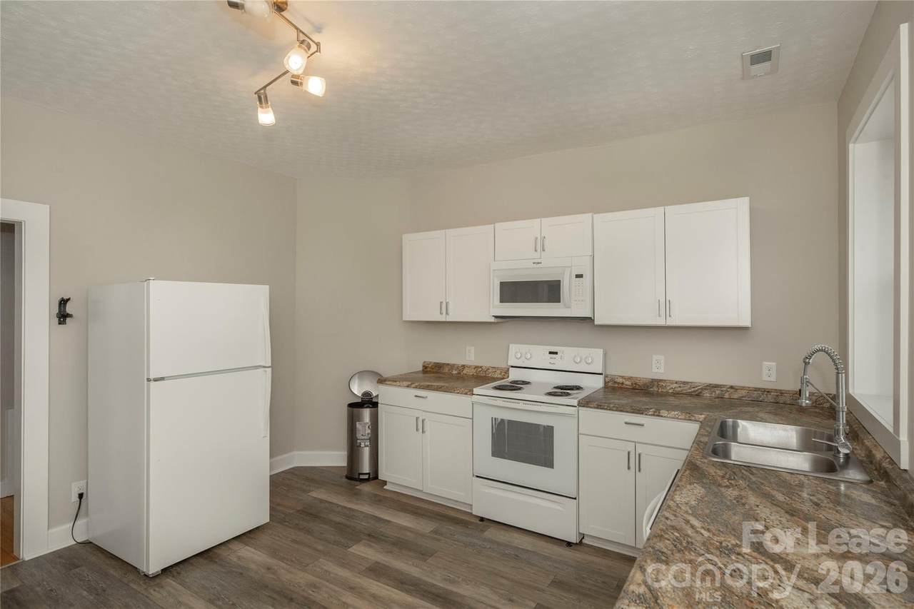 212 Broad Street - Photo 1