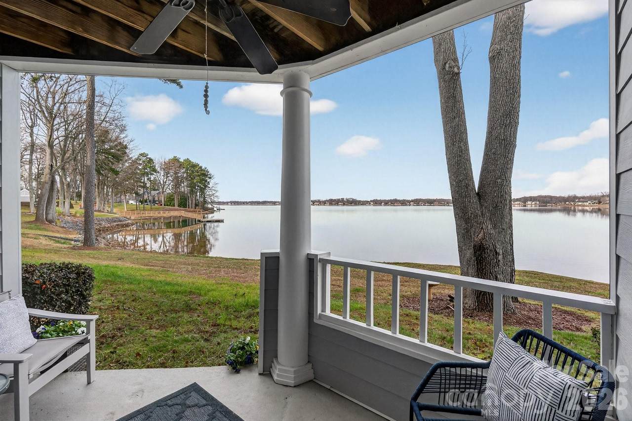 367 Northwest Drive - Photo 1