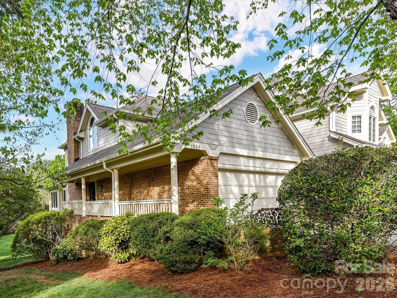 1847 Meadowood Lane - Photo 1