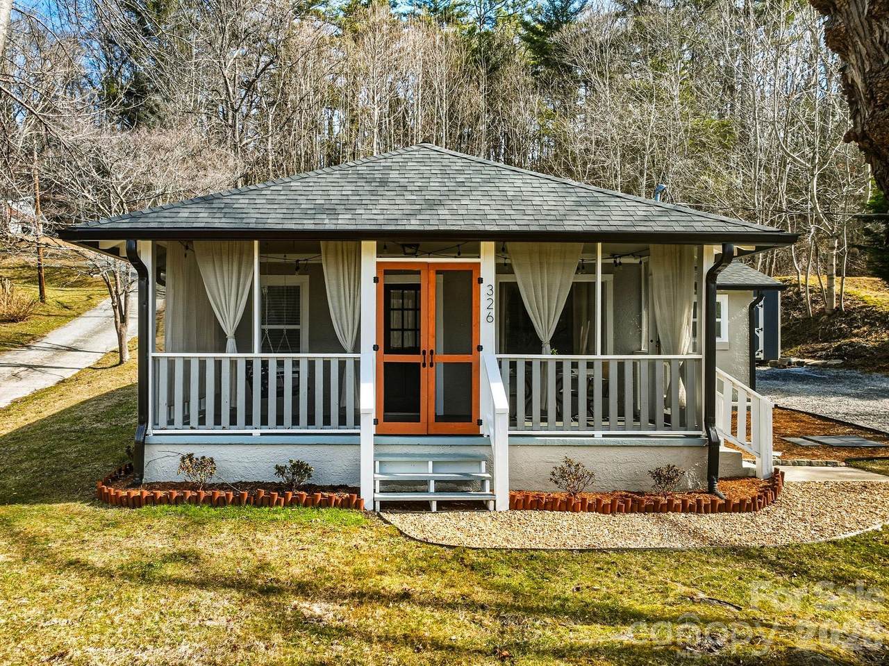 326 Lyndhurst Drive - Photo 1