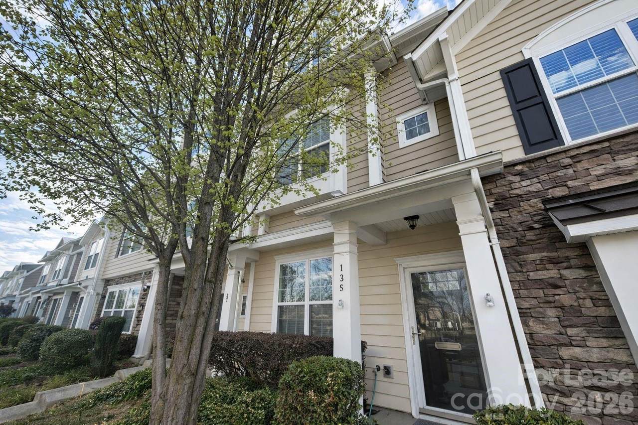 123 Leyton Loop - Photo 1