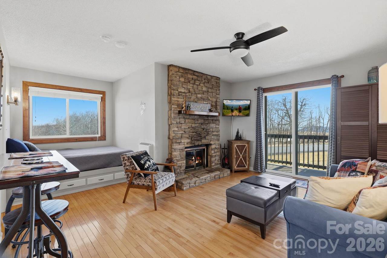 301 Pinnacle Inn Road - Photo 1