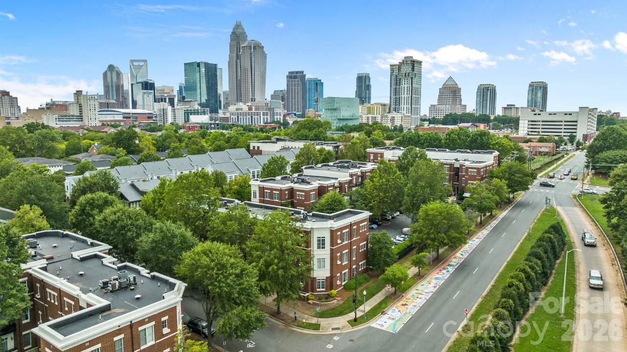 773 Alexander Street - Photo 1